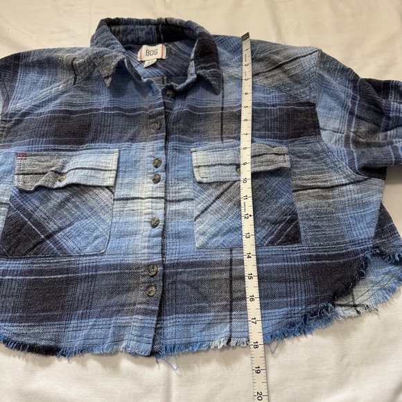 BDG Small Oversized Joey Shirt Jacket ~ Blue Plaid Button Down Cropped Raw Hem - Picture 5 of 7